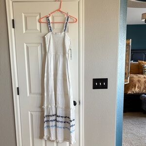 Draper James Elegant White Garment with Blue Accent